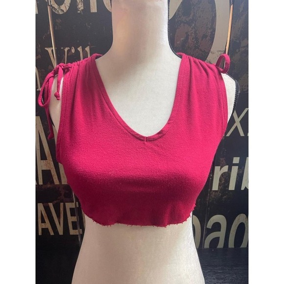 Red‎ cropped top size medium - Picture 1 of 5